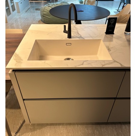 Forma 2000 - Laminate Kitchen with Island