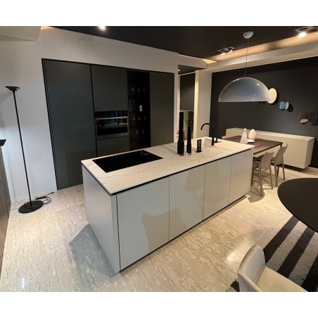 Forma 2000 - Laminate Kitchen with Island